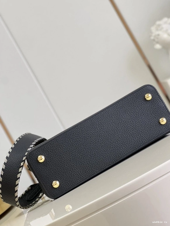 WIS MM LOUIS CAPUCINES VUITTON 0904